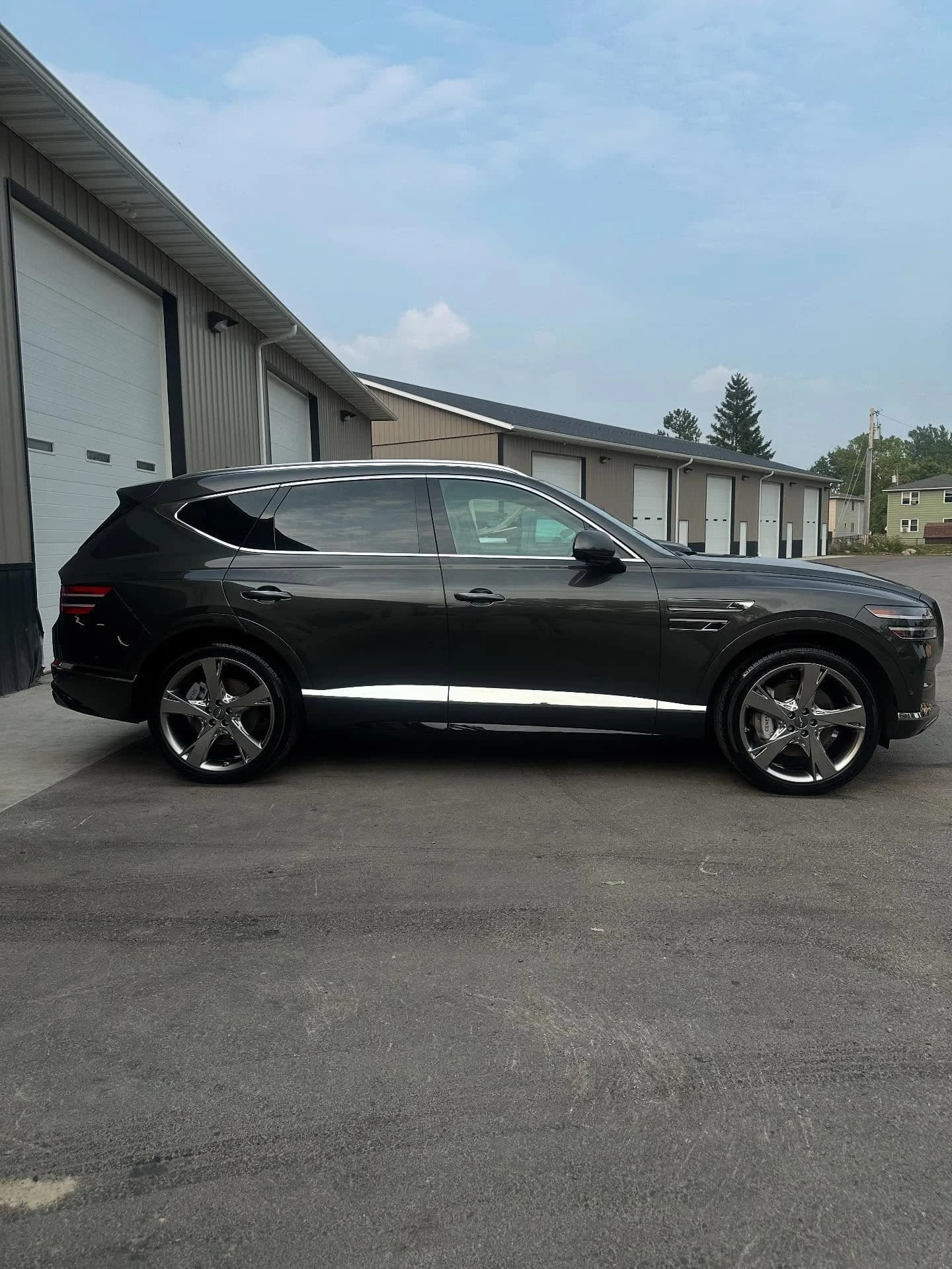 Genesis GV80 exterior side after ceramic coating