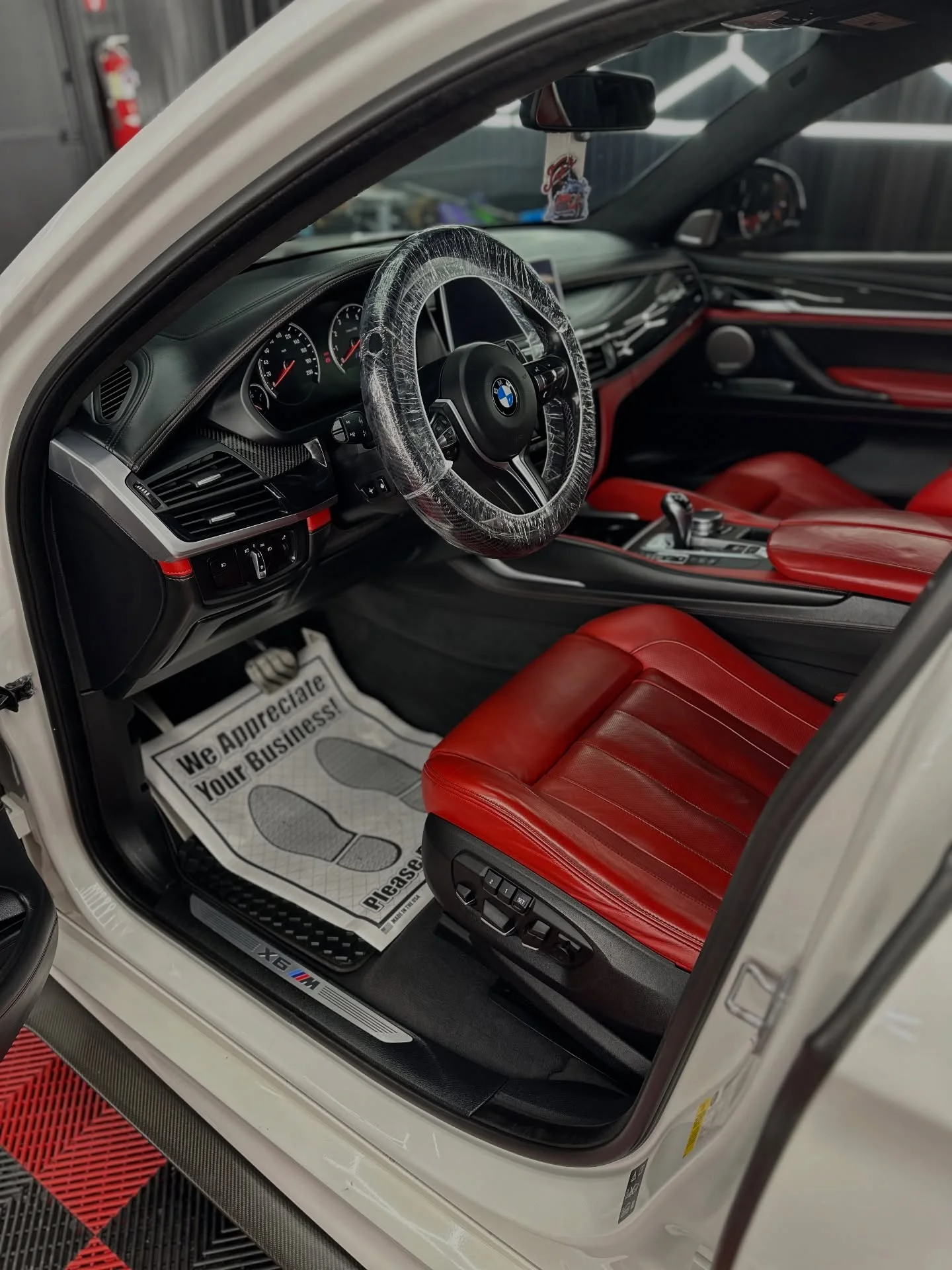BMW X6M interior detailing - Premium interior care