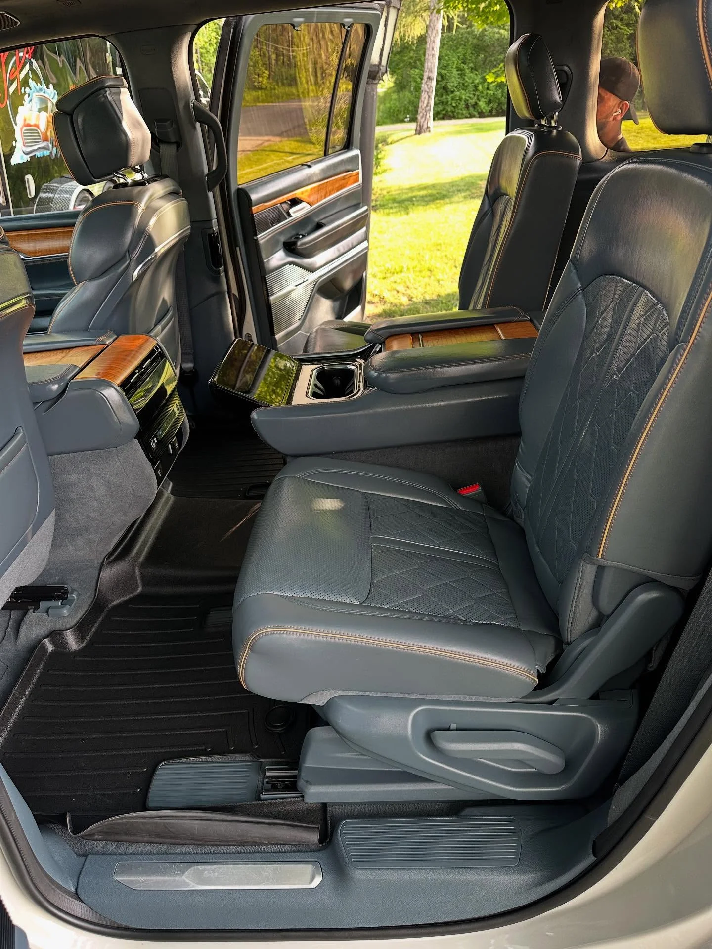 Skyline R32 paint shine after car detailing Buffalo NY - restored clarity